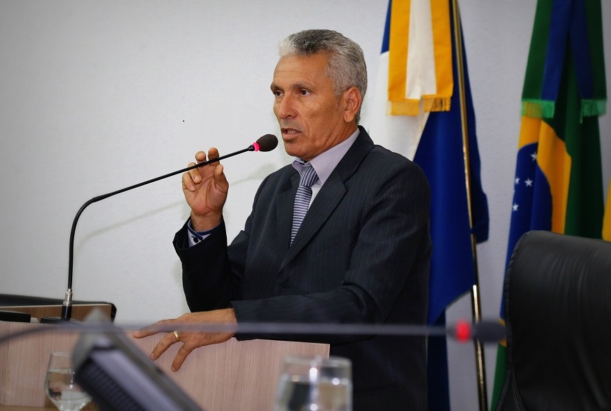 Vereador Carlão indica readequação em acesso para deficientes no ginásio de esportes