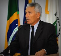Vereador Carlão pede construção de calçada enfrente a creche no jardim Paulista