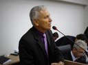 Vereador Carlão pede manutenção de rua e reforma de passarela em avenida Vereador Carlão pede manutenção de rua e reforma de passarela em avenida
