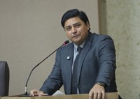 Vereador Célio Garcia destaca homenagem ao jornalista Anderson Hentges 