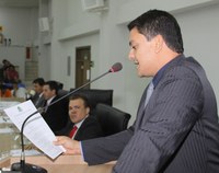 Vereador Cláudio Santos pede ação da prefeitura em ruas nos jardins Jequitibás e Violetas