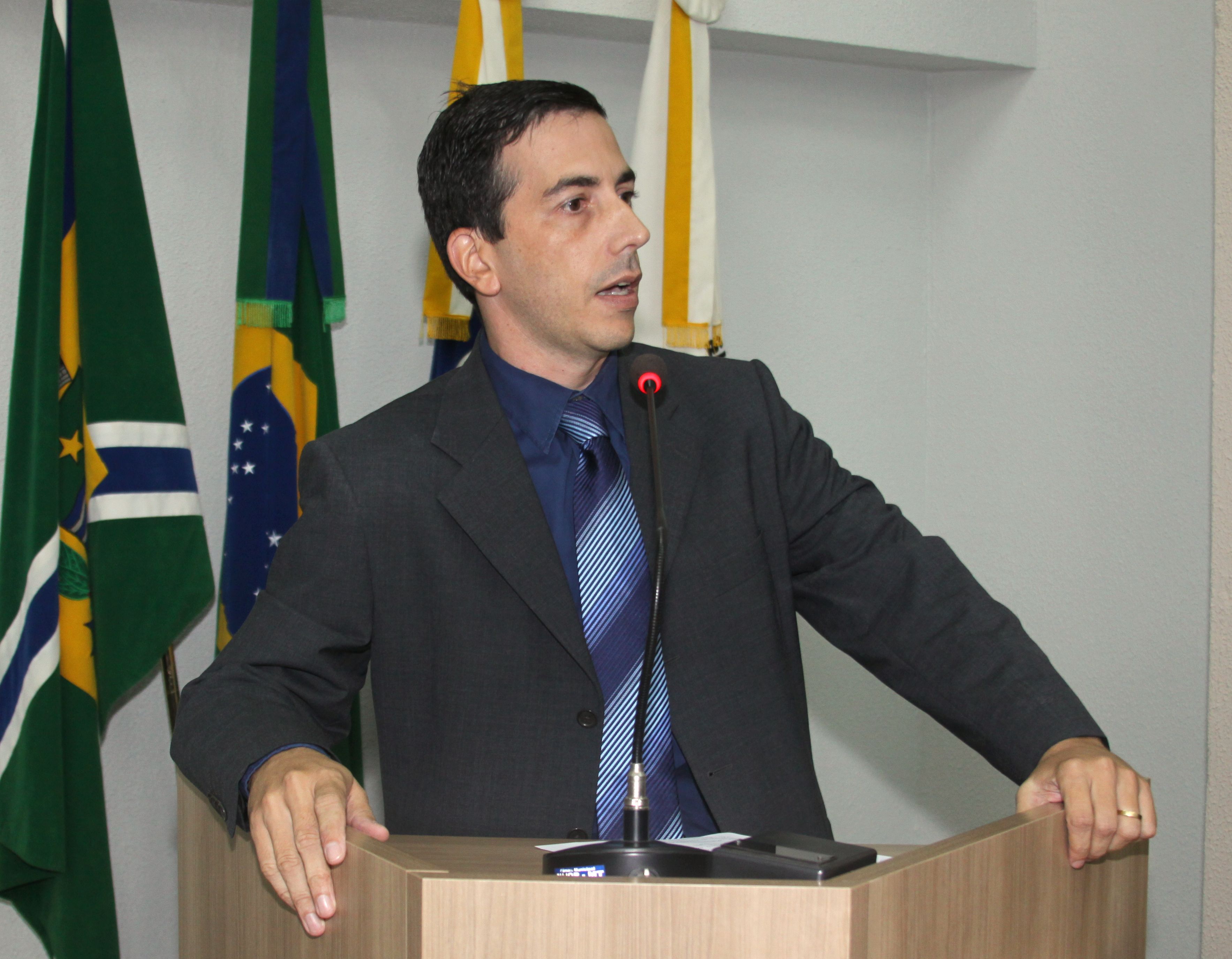 Vereador Assunção propõe moção a professor que coordena projeto social