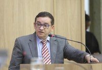 Vereador Hedvaldo Costa solicita limpeza de praça no Jardim Veneza