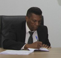 Vereador Negão do Semáforo faz indicações voltadas para saúde e obras