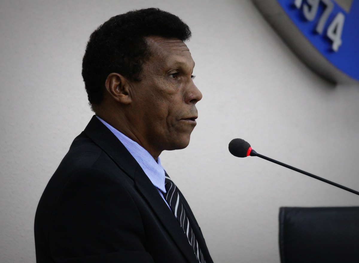 Vereador Negão do Semáforo pede que prefeitura invista em segurança no trânsito