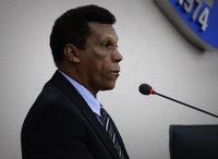 Vereador Negão do Semáforo pede que prefeitura invista em segurança no trânsito