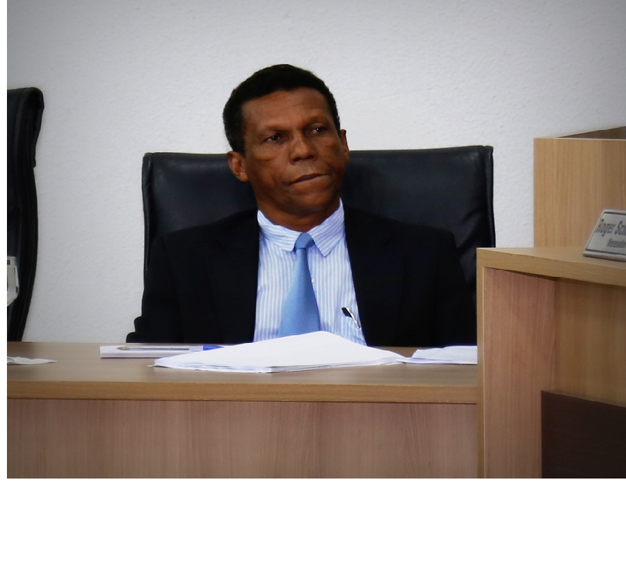 Vereador Negão do Semáforo pede reforma de ginásio de esportes 