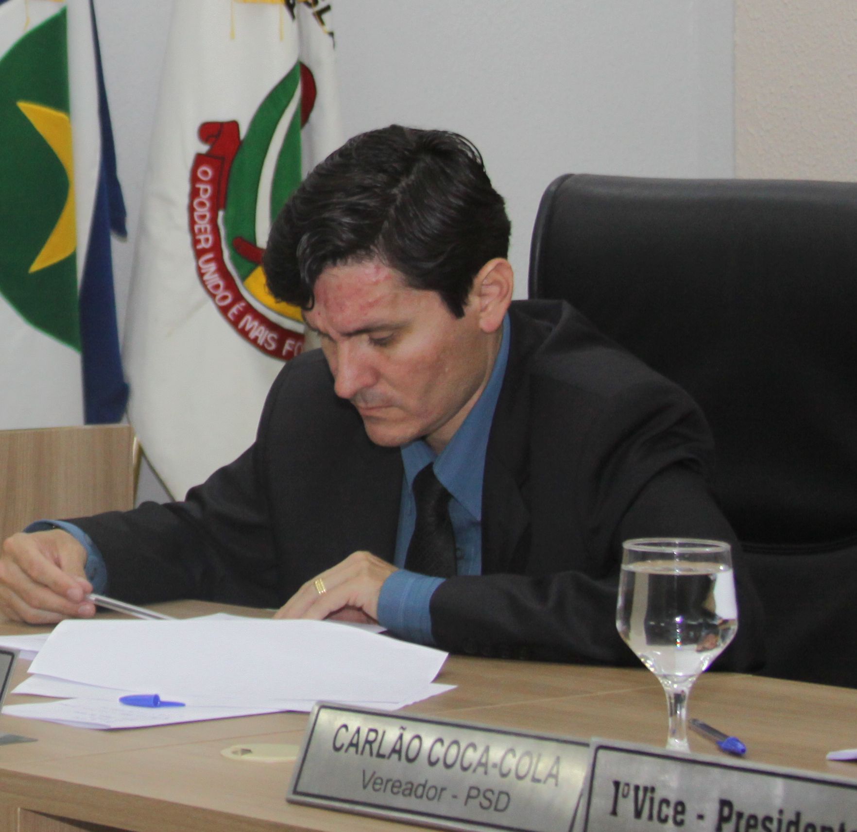 Vereador Roger indica a limpeza das drenagens em avenidas