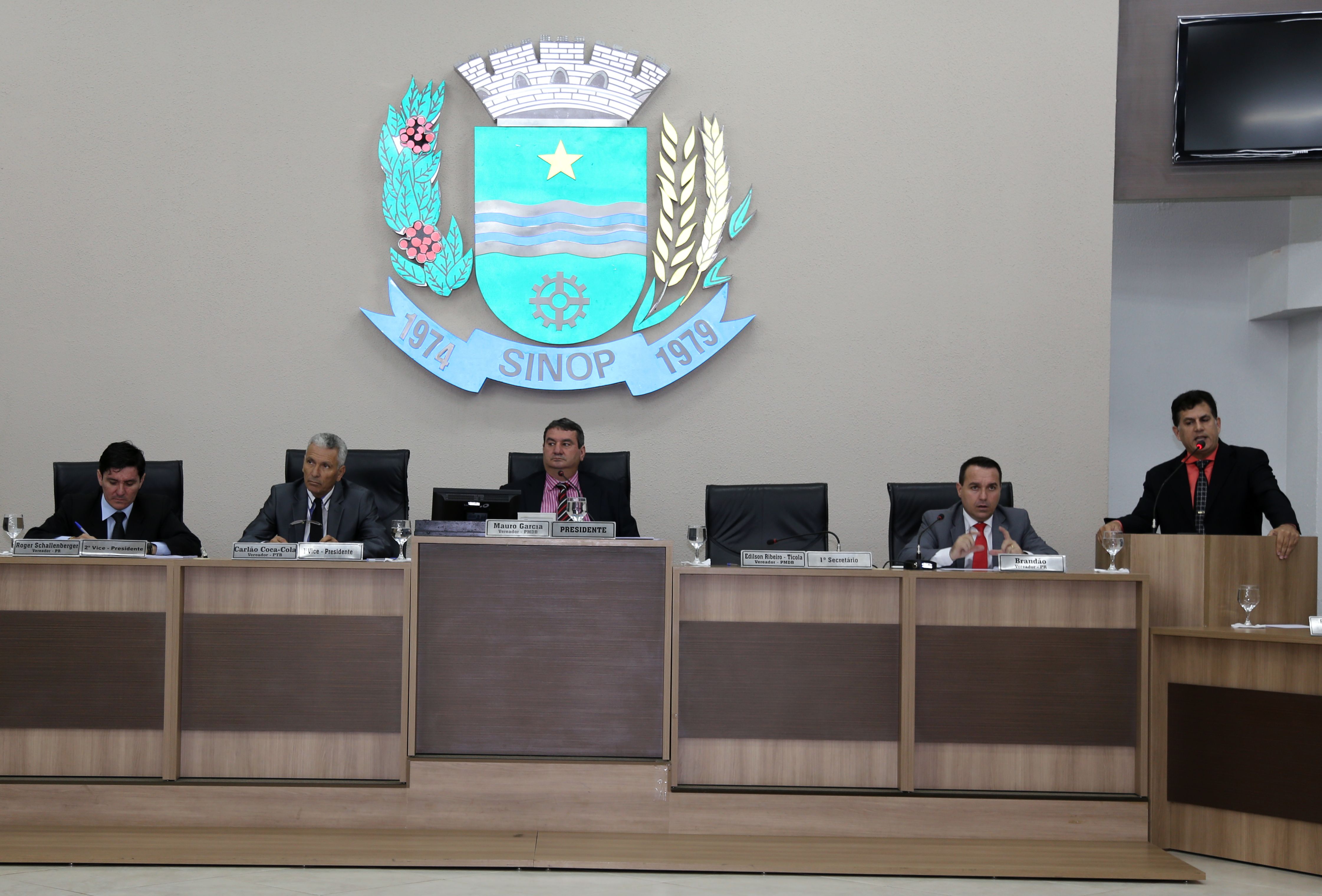 Vereadores aprovam dois projetos de autoria do Executivo