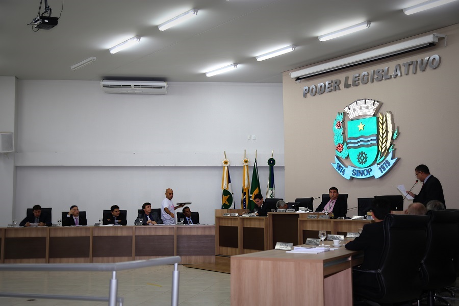Vereadores avaliam projeto que doa área para concessionária de água e esgoto