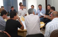 Vereadores se reúnem com secretário e negociações com professores é debatida 