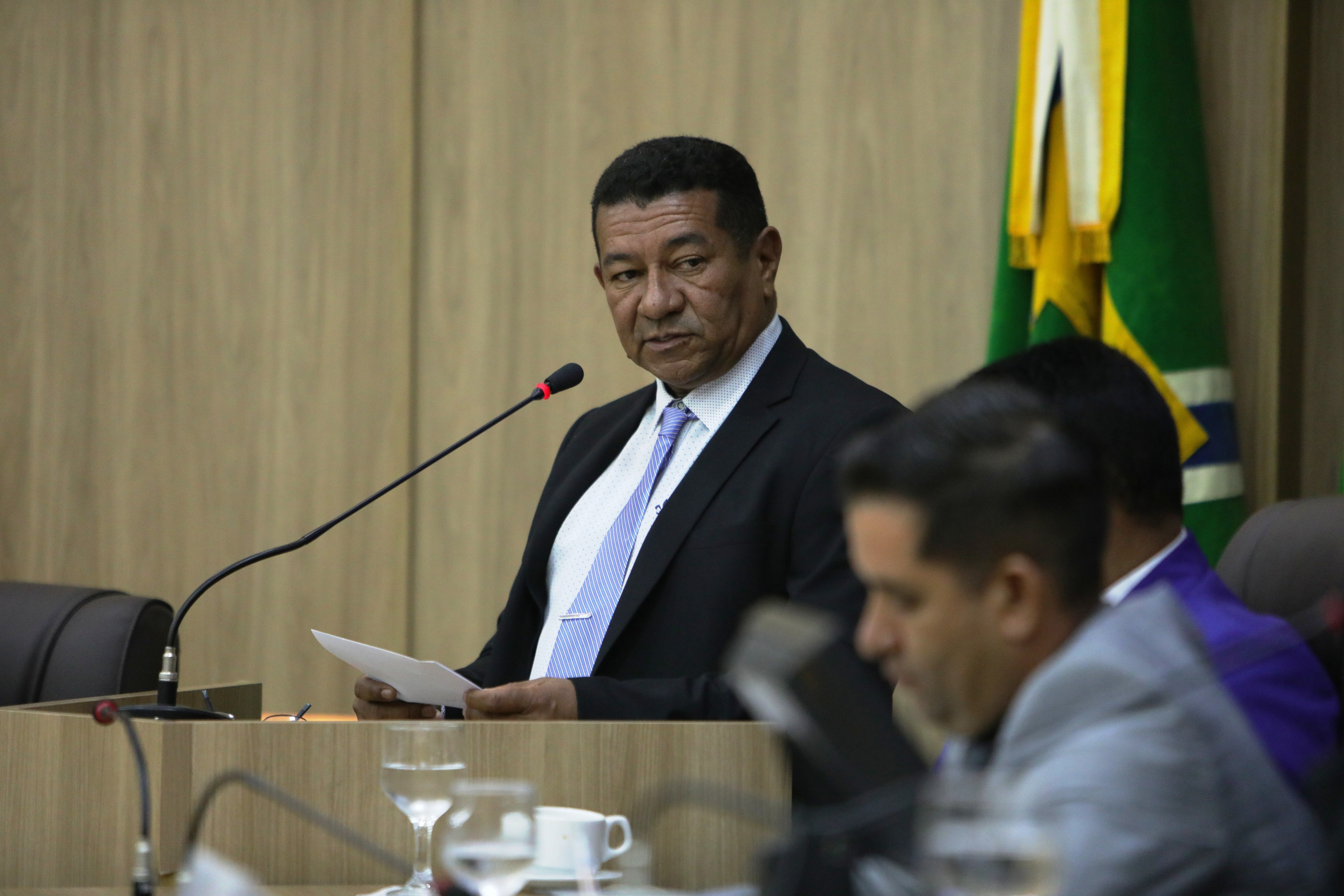 Zezinho Construtor propõe arborização de rotatórias e ligação viária entre bairros
