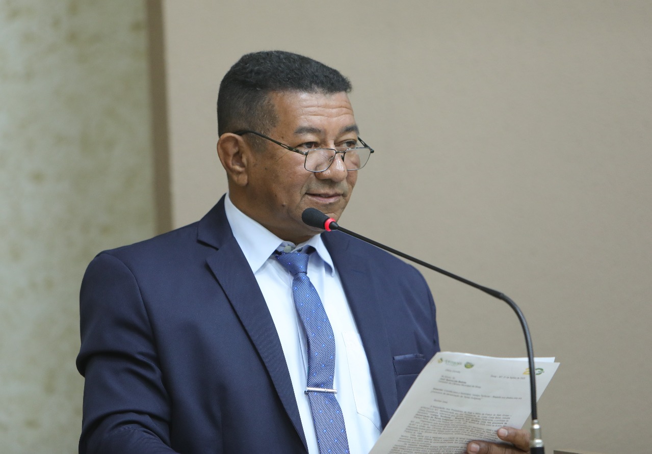 Zezinho Construtor propõe valorização de professores e segurança no trânsito